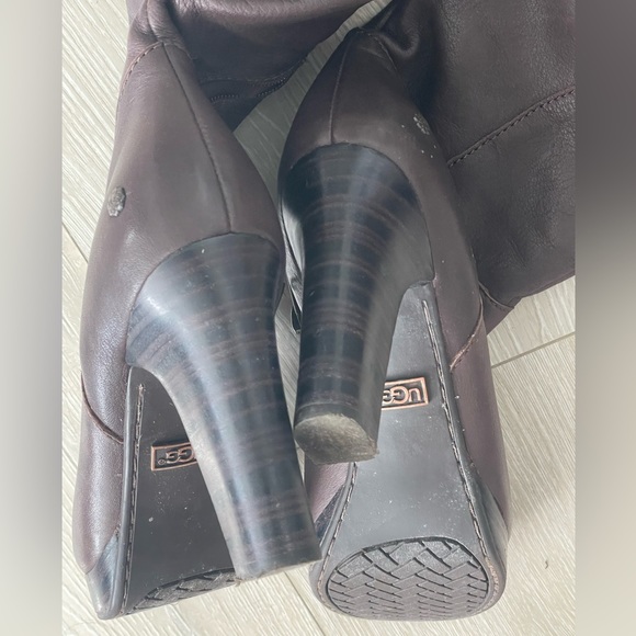 UGG versatile fold over boots - Picture 7 of 8